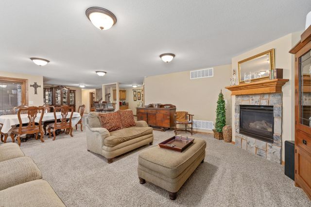 2250 N Stonegate Cir, Andover, KS 67002