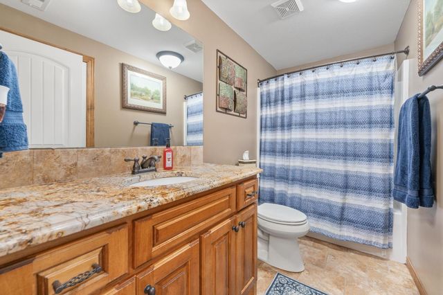 2250 N Stonegate Cir, Andover, KS 67002