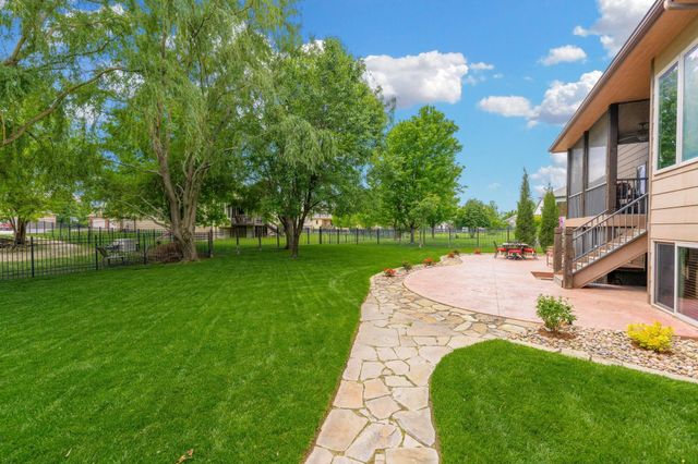 2250 N Stonegate Cir, Andover, KS 67002