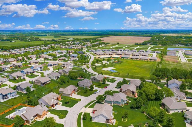 2250 N Stonegate Cir, Andover, KS 67002