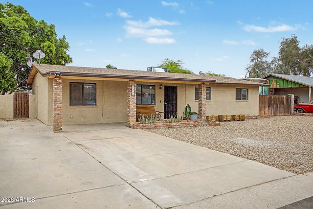 2560 W GREGORY Street, Apache Junction, AZ 85120