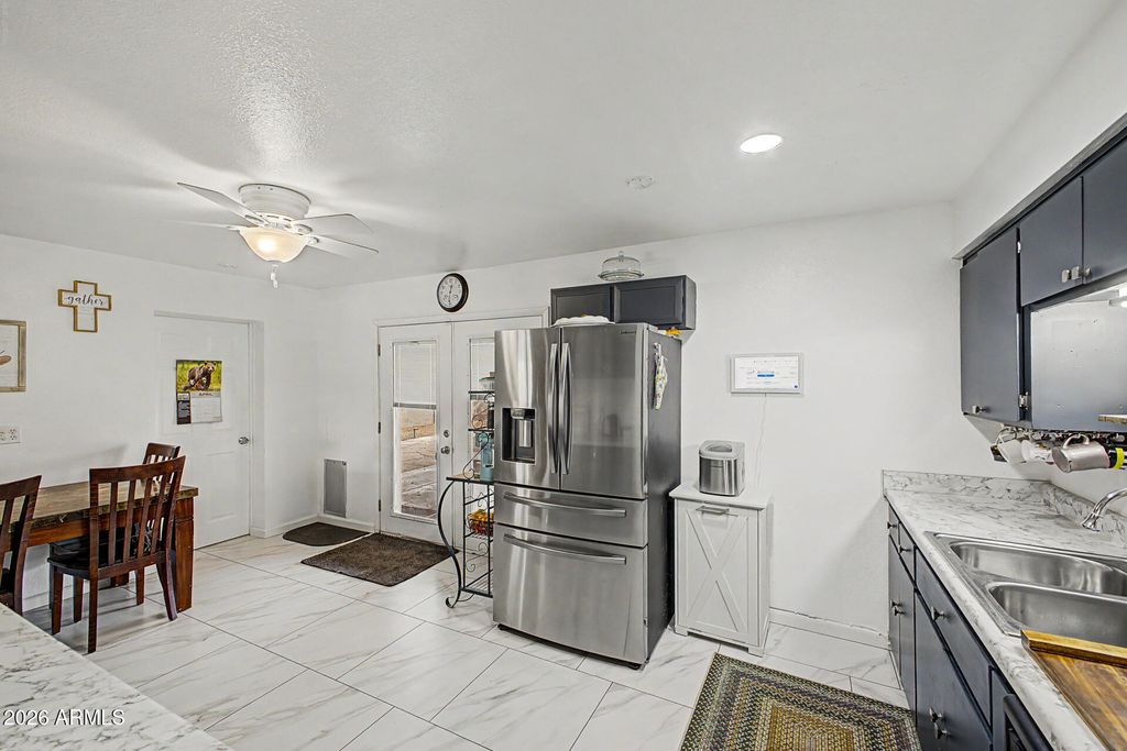 Image 11 of property listing at 2560 W GREGORY Street, Apache Junction, AZ 85120