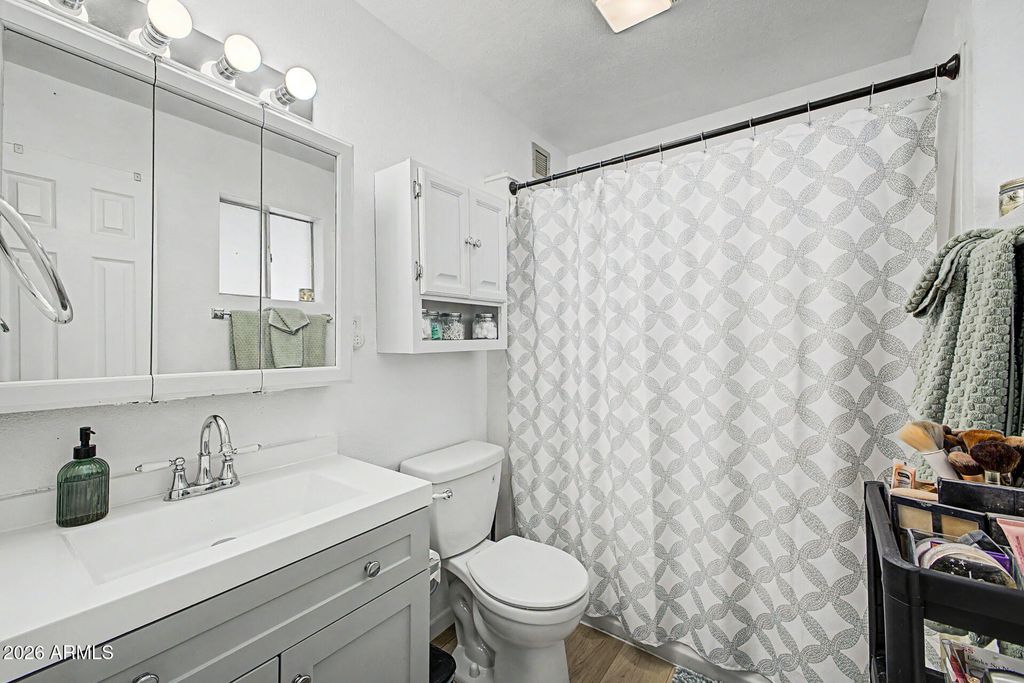 Image 15 of property listing at 2560 W GREGORY Street, Apache Junction, AZ 85120