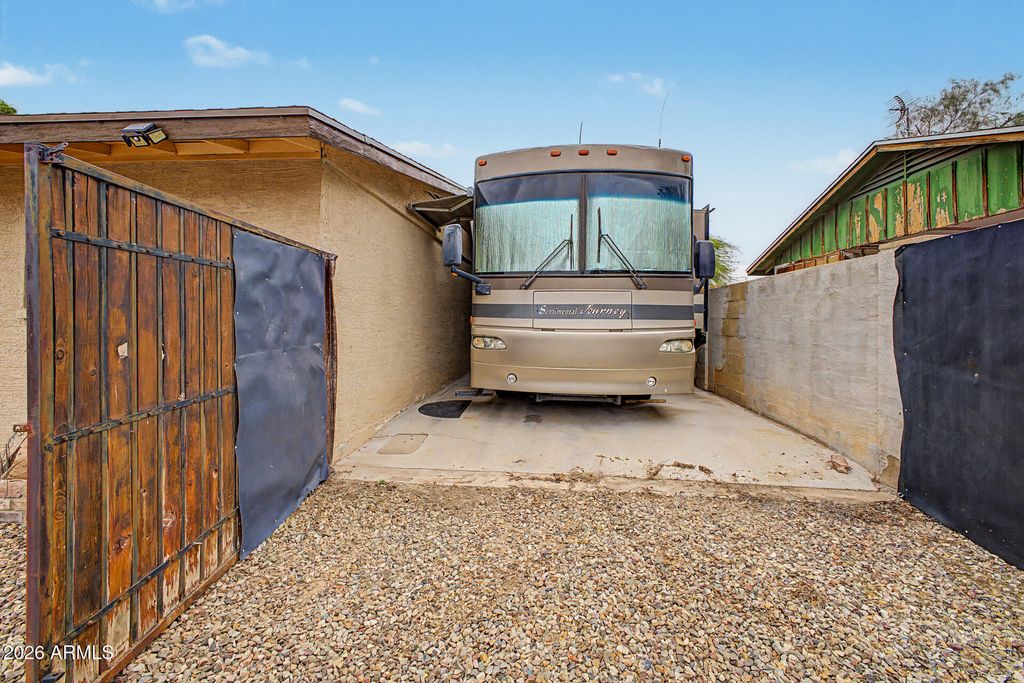 Image 21 of property listing at 2560 W GREGORY Street, Apache Junction, AZ 85120