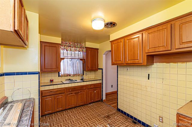 15306 Asbury Park, Detroit, MI 48227