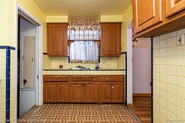 15306 Asbury Park, Detroit, MI 48227