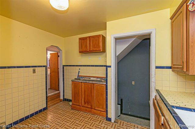 15306 Asbury Park, Detroit, MI 48227