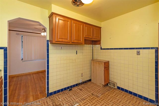 15306 Asbury Park, Detroit, MI 48227