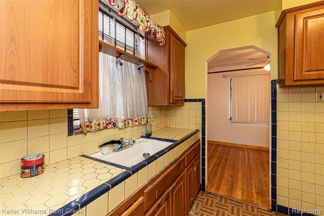 15306 Asbury Park, Detroit, MI 48227