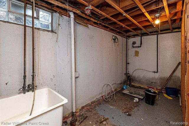 15306 Asbury Park, Detroit, MI 48227