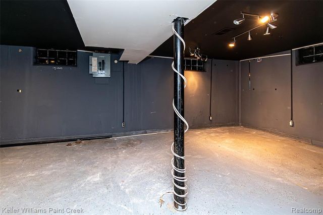 15306 Asbury Park, Detroit, MI 48227