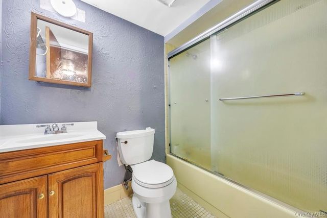 53 Stevenson Place, Deer Park, NY 11729