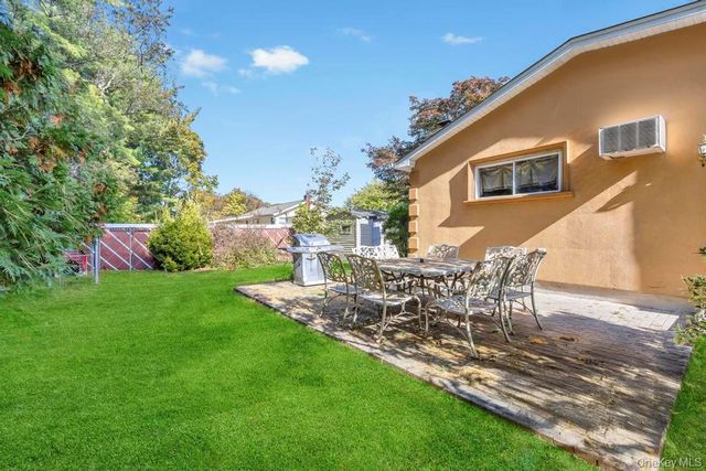 53 Stevenson Place, Deer Park, NY 11729