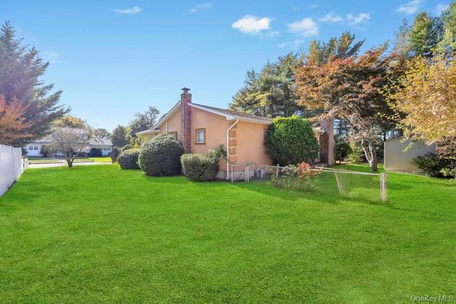 53 Stevenson Place, Deer Park, NY 11729