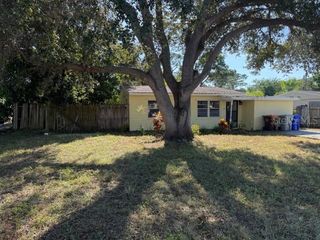 523 7TH LANE SW, Vero Beach, FL 32962