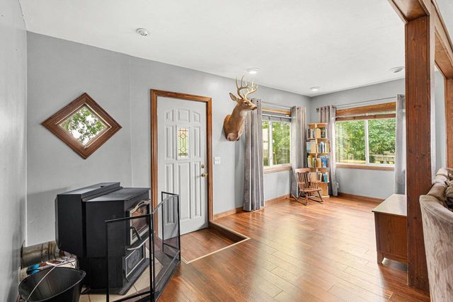 N5403 COUNTY RD W, New London, WI 54961