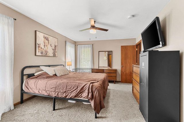N5403 COUNTY RD W, New London, WI 54961