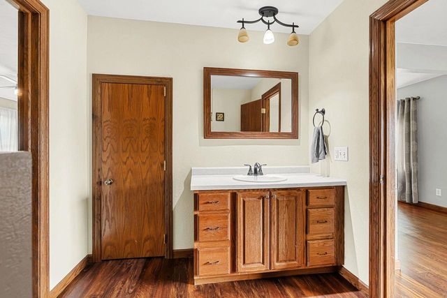 N5403 COUNTY RD W, New London, WI 54961