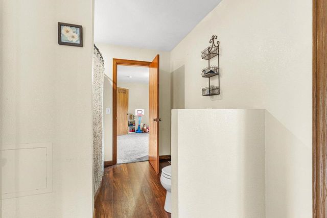 N5403 COUNTY RD W, New London, WI 54961