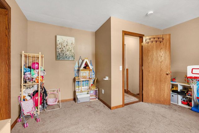 N5403 COUNTY RD W, New London, WI 54961
