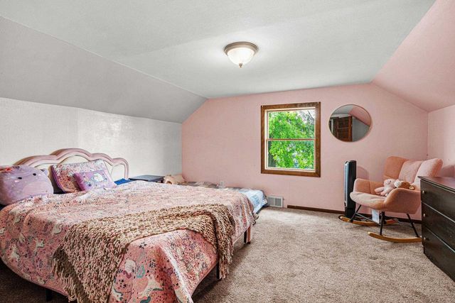 N5403 COUNTY RD W, New London, WI 54961