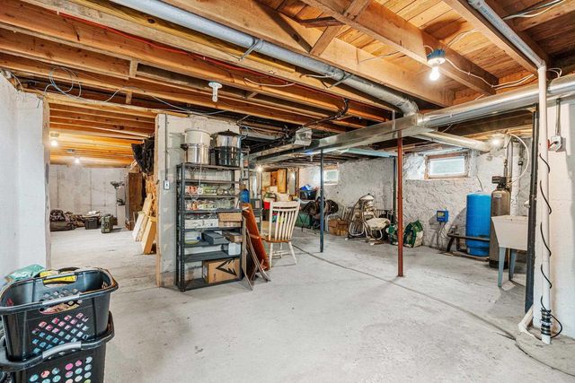 N5403 COUNTY RD W, New London, WI 54961