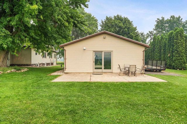N5403 COUNTY RD W, New London, WI 54961