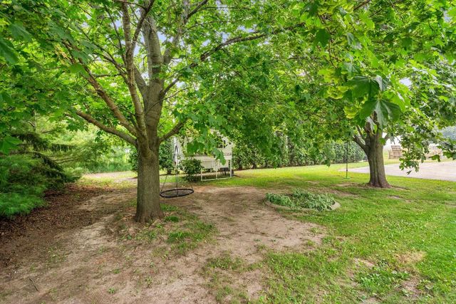 N5403 COUNTY RD W, New London, WI 54961