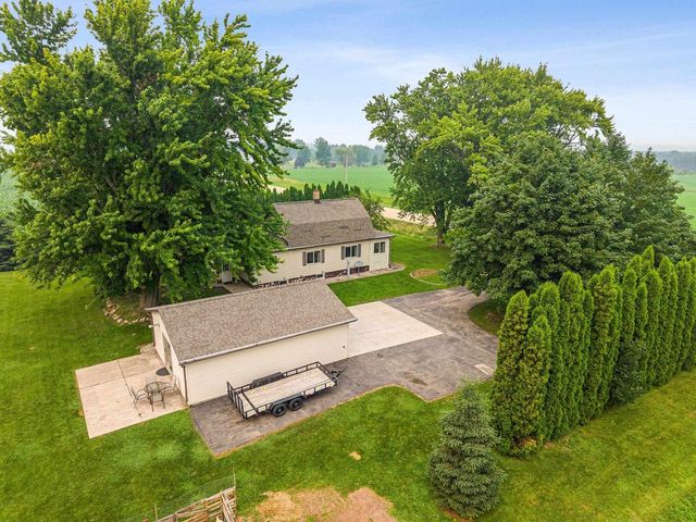 N5403 COUNTY RD W, New London, WI 54961