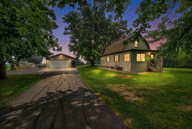 N5403 COUNTY RD W, New London, WI 54961