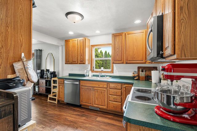 N5403 COUNTY RD W, New London, WI 54961