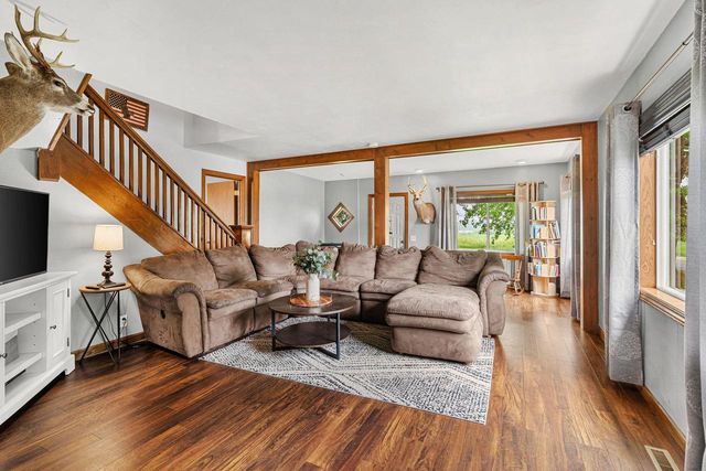 N5403 COUNTY RD W, New London, WI 54961