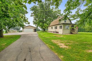 N5403 COUNTY RD W, New London, WI 54961