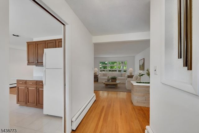 403 W Oakland Ave, Oakland Boro, NJ 07436