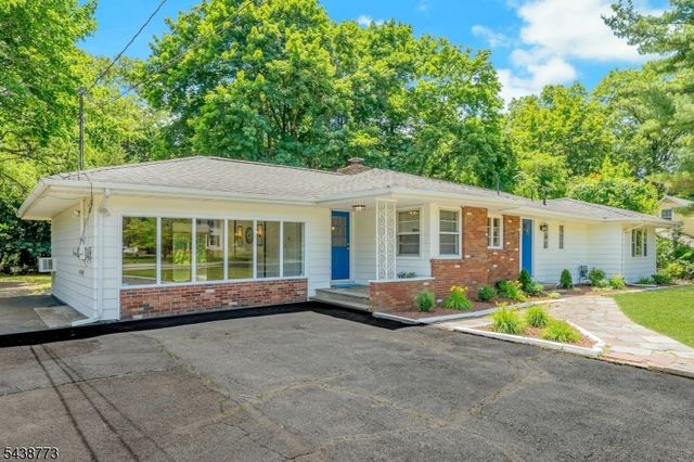 403 W Oakland Ave, Oakland Boro, NJ 07436
