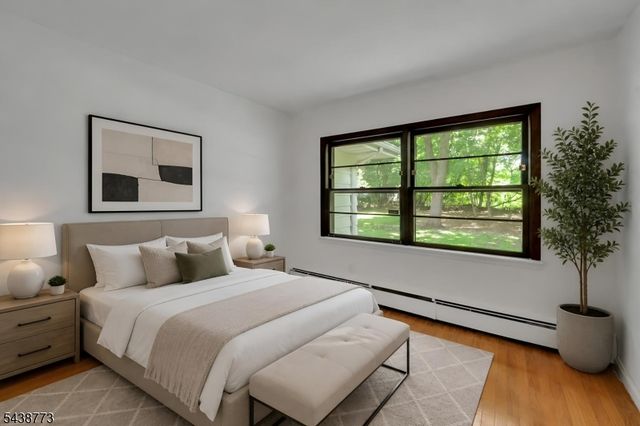 403 W Oakland Ave, Oakland Boro, NJ 07436