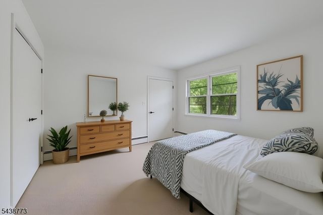 403 W Oakland Ave, Oakland Boro, NJ 07436