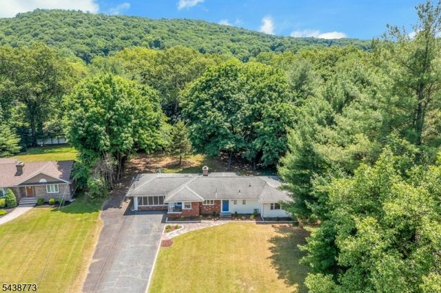 403 W Oakland Ave, Oakland Boro, NJ 07436