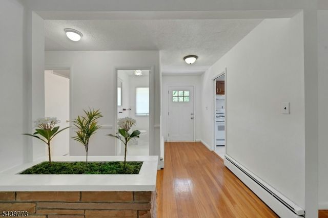 403 W Oakland Ave, Oakland Boro, NJ 07436