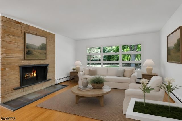 403 W Oakland Ave, Oakland Boro, NJ 07436