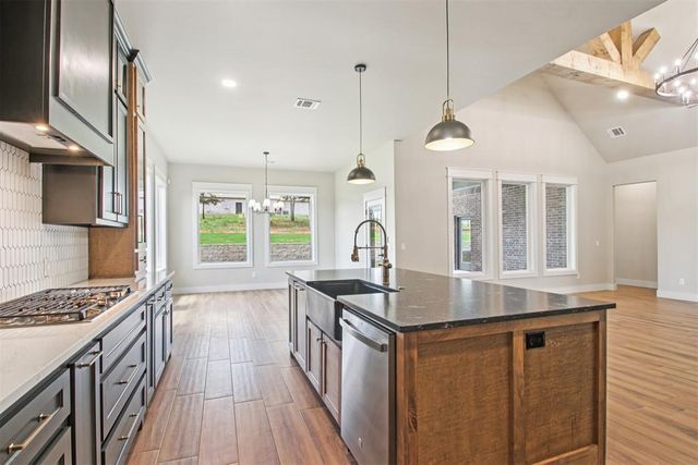 10849 Turkey Trot Trail, Guthrie, OK 73044