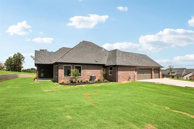 10849 Turkey Trot Trail, Guthrie, OK 73044