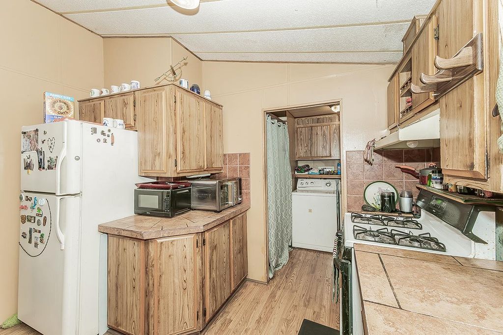 Image 13 of property listing at 17423 Bluewater Bay Lane, Friant, CA 93626