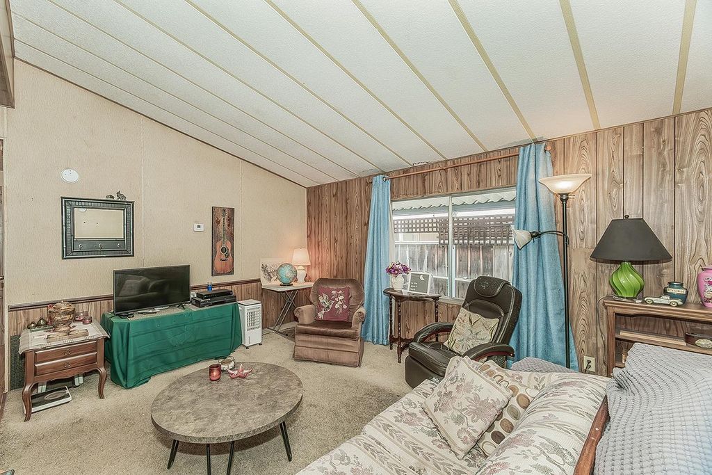 Image 5 of property listing at 17423 Bluewater Bay Lane, Friant, CA 93626