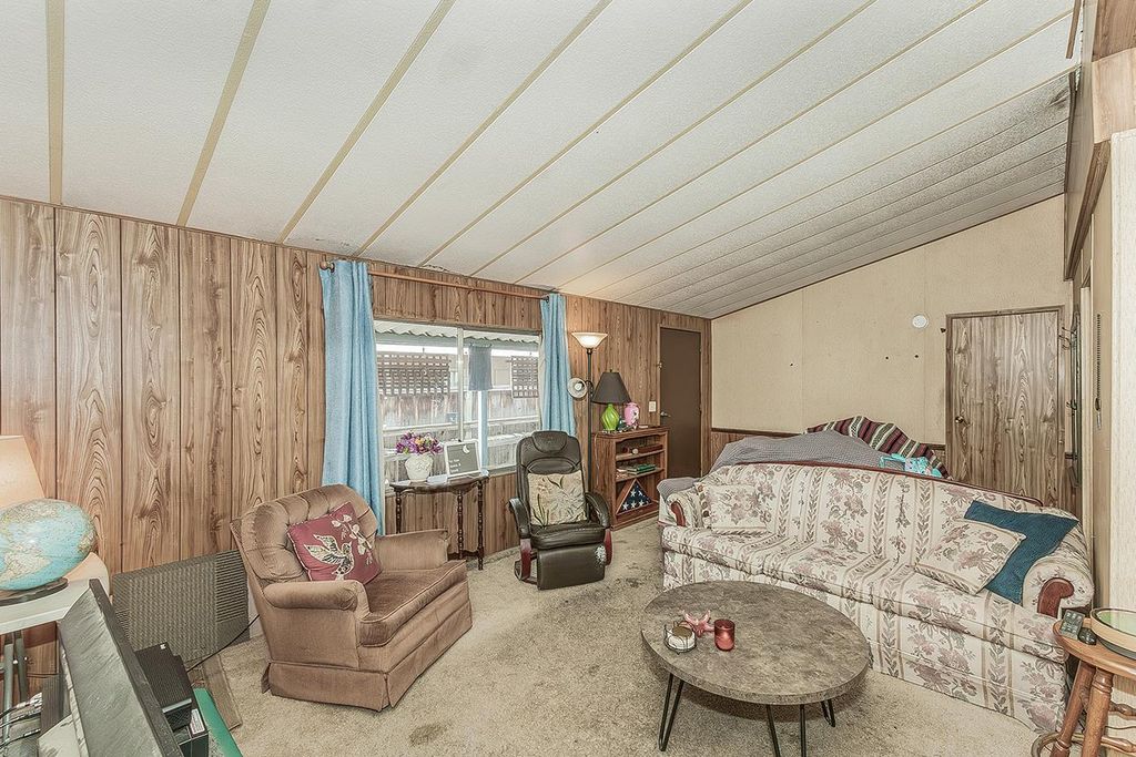 Image 6 of property listing at 17423 Bluewater Bay Lane, Friant, CA 93626