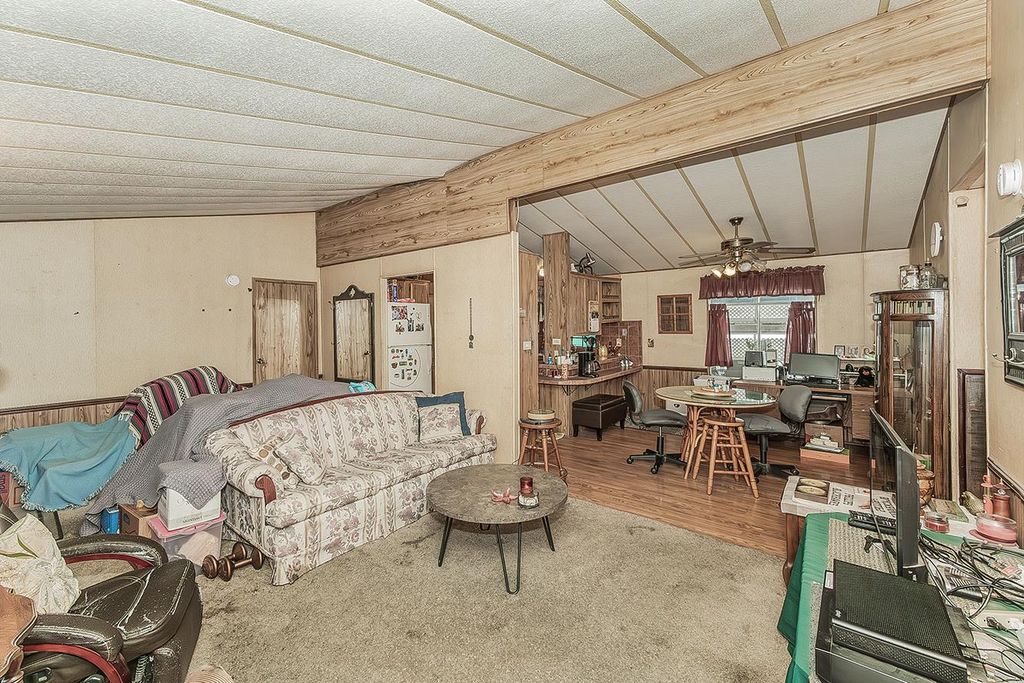 Image 7 of property listing at 17423 Bluewater Bay Lane, Friant, CA 93626