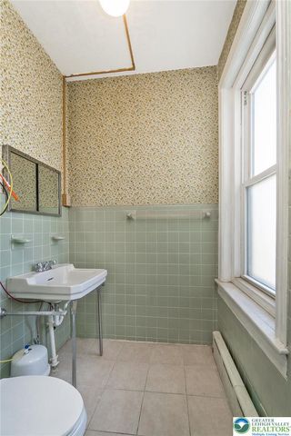 768 Washington Street, Easton, PA 18042