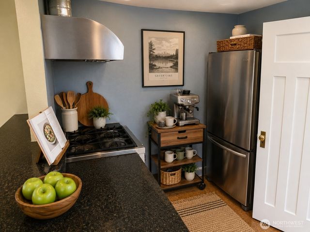 5426 Green Lake Way N, Seattle, WA 98103