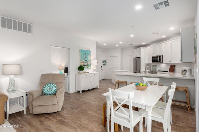 2511 W QUEEN CREEK Road 174, Chandler, AZ 85248