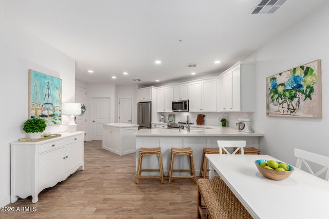 2511 W QUEEN CREEK Road 174, Chandler, AZ 85248